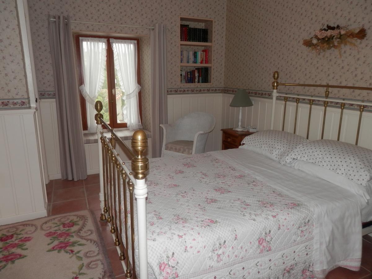 Maison de Laura Salsigne Chambre photo